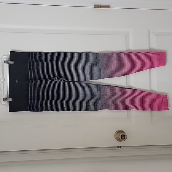 Marika Size M Gray to Pink Ombre Leggings / Yoga / Athletic Pants, Exc Used Cond - Picture 10 of 11